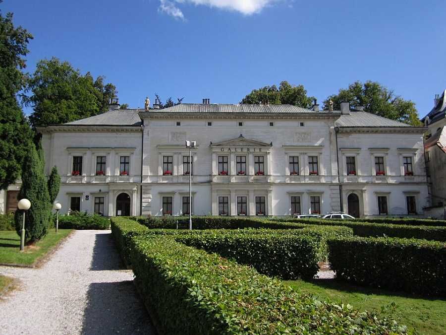 Park u Liebiegova paláce nově pod zámkem: otevřeno 7-22