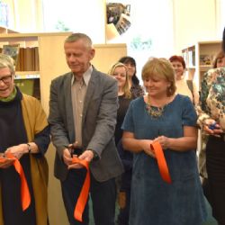 Nově zrenovovaná pobočka Krajské vědecké knihovny otevřela na sídlišti Kunratická