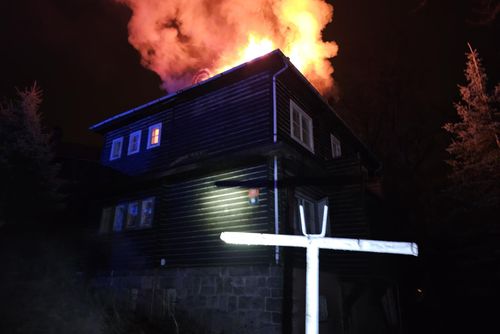 obrázek:Noční požár v Liberci-Kristiánově pohltil střechu